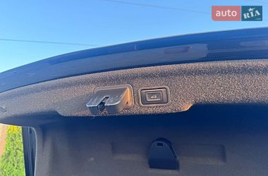 Седан Audi A8 2014 в Трускавці