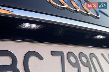 Седан Audi A8 2014 в Трускавці