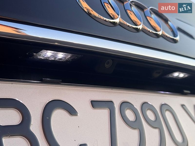 Седан Audi A8 2014 в Трускавці