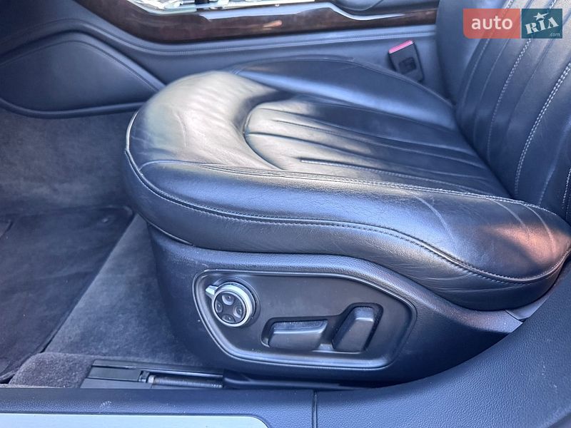 Седан Audi A8 2014 в Трускавці