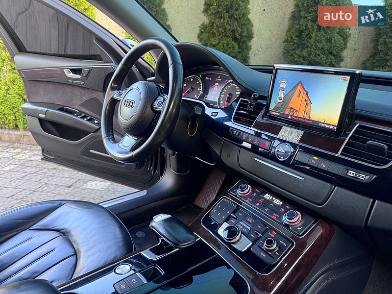 Седан Audi A8 2014 в Трускавці