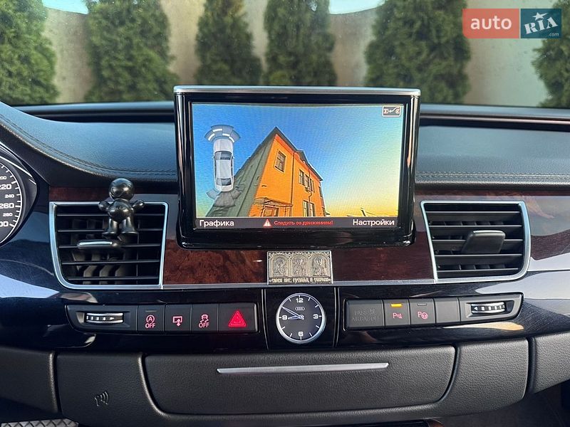 Седан Audi A8 2014 в Трускавці