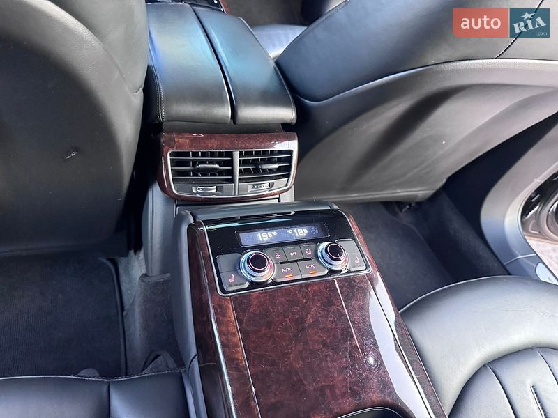 Седан Audi A8 2014 в Трускавці