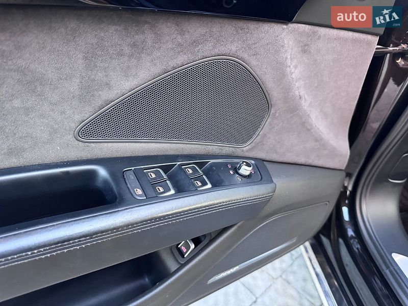 Седан Audi A8 2014 в Трускавці