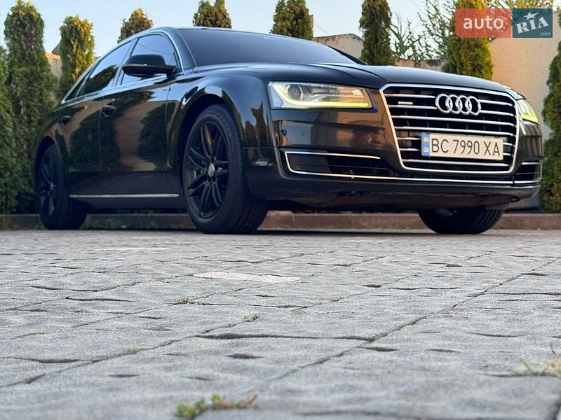 Седан Audi A8 2014 в Трускавці