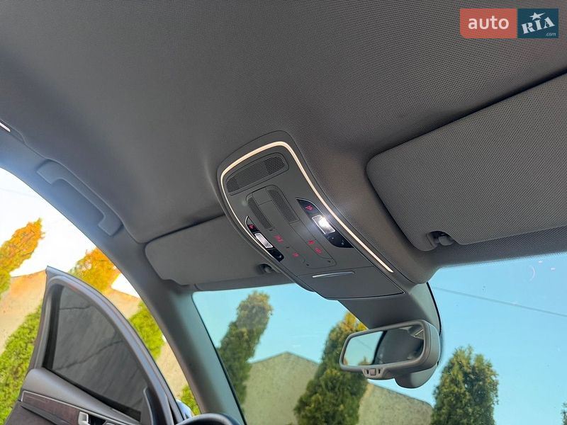 Седан Audi A8 2014 в Трускавці