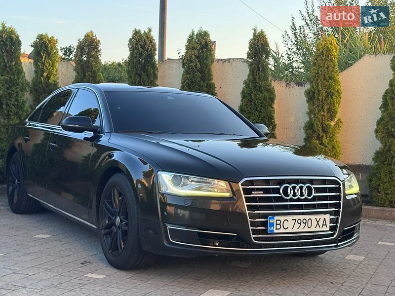 Седан Audi A8 2014 в Трускавці