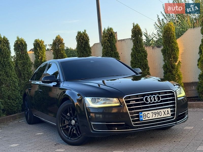 Седан Audi A8 2014 в Трускавці