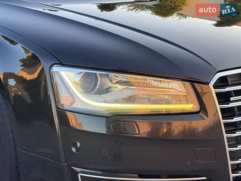 Седан Audi A8 2014 в Трускавці