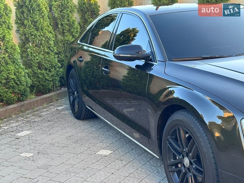Седан Audi A8 2014 в Трускавці