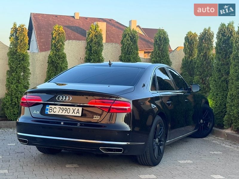 Седан Audi A8 2014 в Трускавці