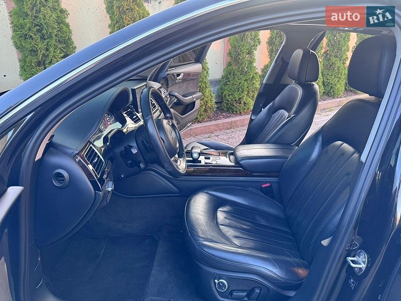 Седан Audi A8 2014 в Трускавці