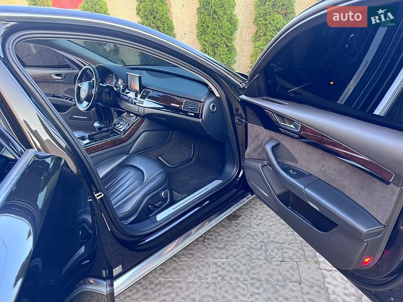 Седан Audi A8 2014 в Трускавці