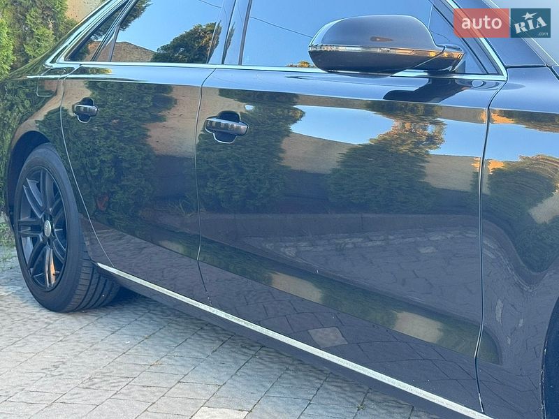 Седан Audi A8 2014 в Трускавці