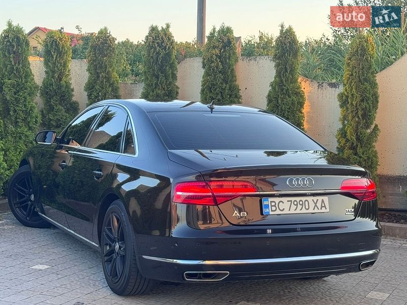Седан Audi A8 2014 в Трускавці