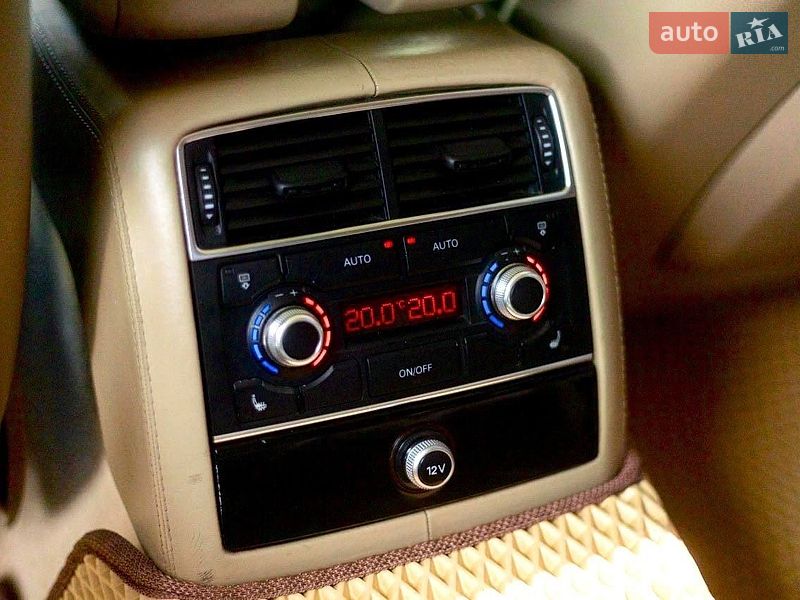 Седан Audi A8 2003 в Бурыни