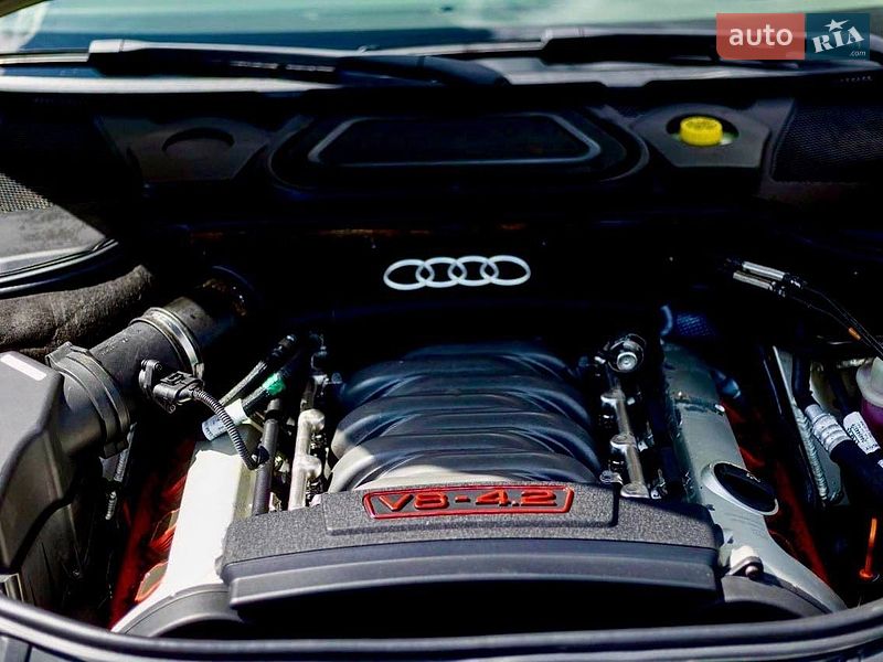 Седан Audi A8 2003 в Бурыни