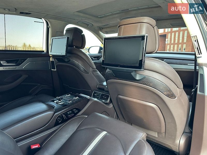 Седан Audi A8 2013 в Днепре