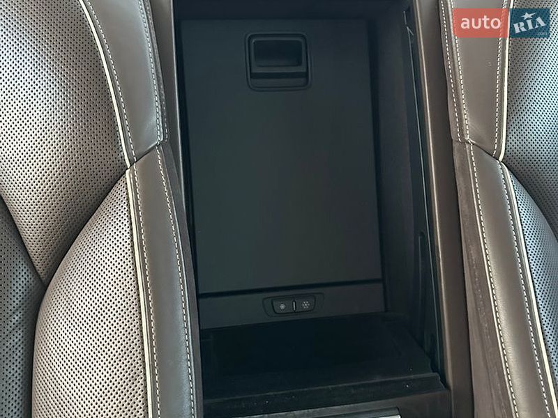 Седан Audi A8 2013 в Днепре