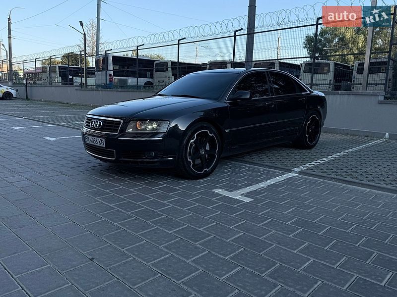 Седан Audi A8 2004 в Ровно
