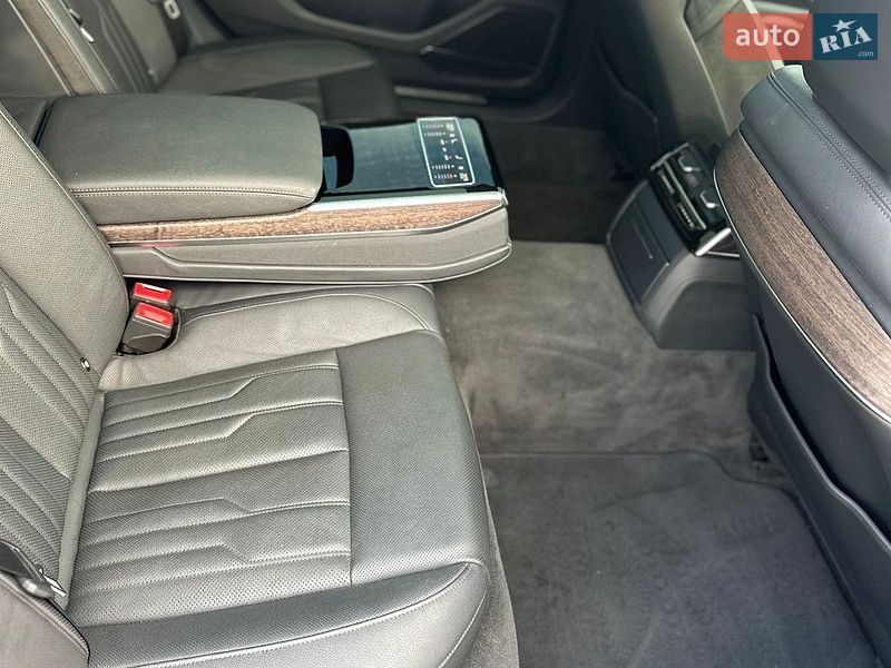 Седан Audi A8 2020 в Киеве