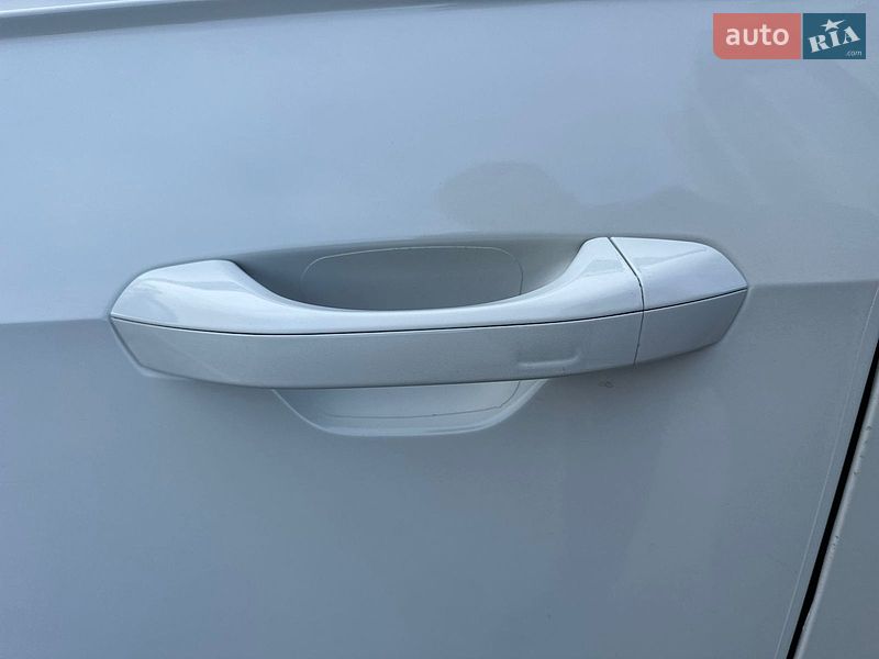 Седан Audi A8 2020 в Киеве