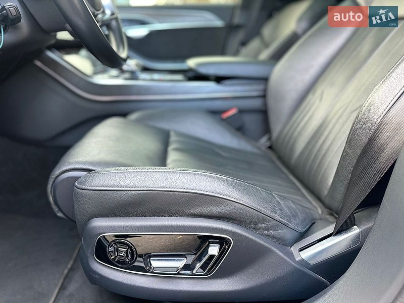 Седан Audi A8 2020 в Киеве