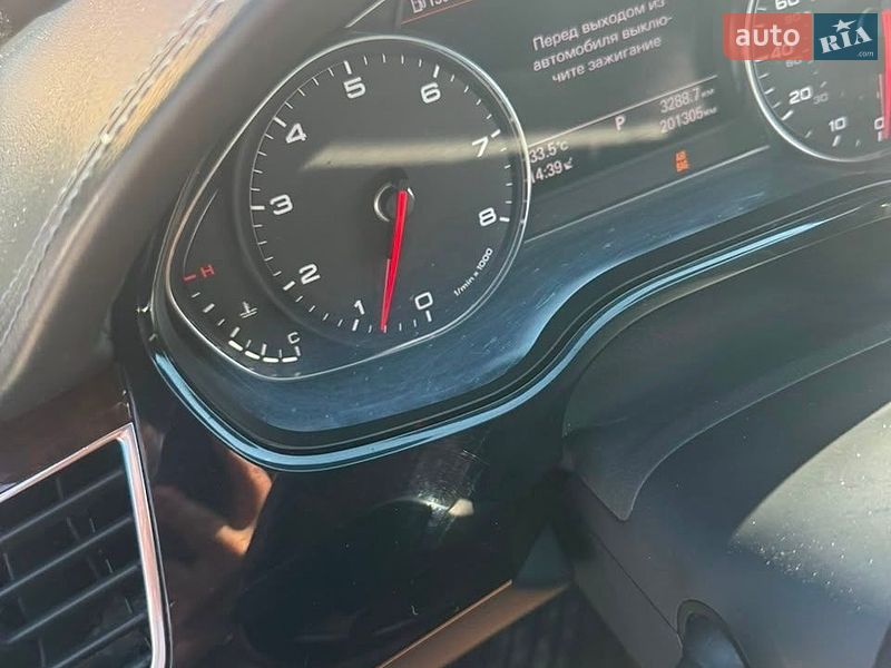 Седан Audi A8 2014 в Виноградове