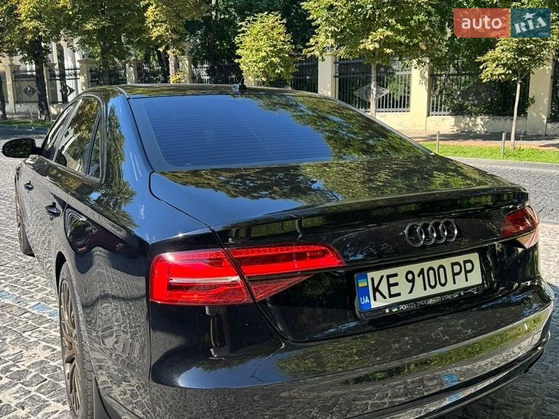 Седан Audi A8 2015 в Дніпрі