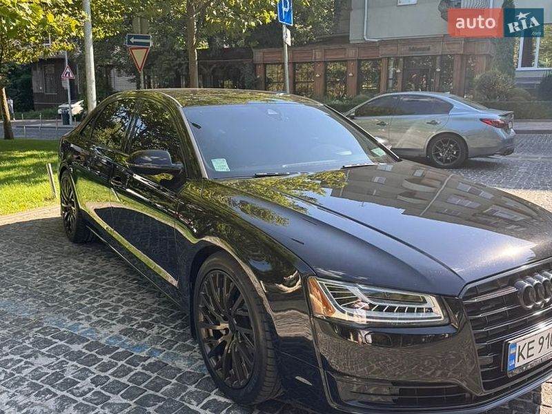 Седан Audi A8 2015 в Дніпрі