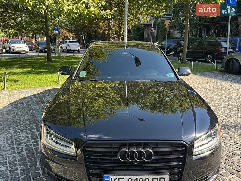 Седан Audi A8 2015 в Дніпрі