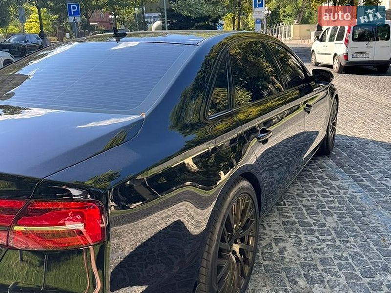 Седан Audi A8 2015 в Дніпрі