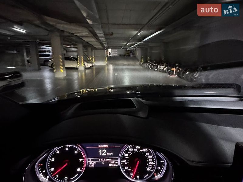 Седан Audi A8 2015 в Дніпрі