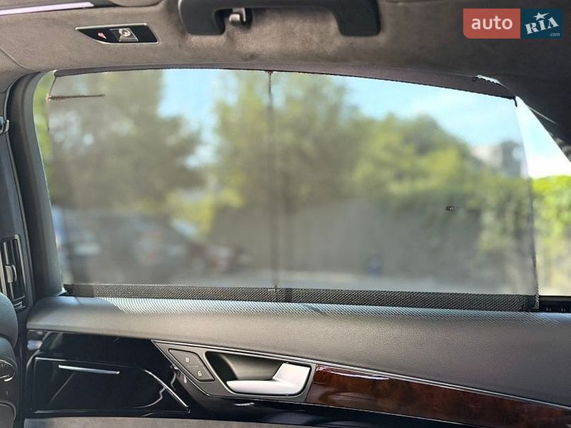 Седан Audi A8 2015 в Дніпрі