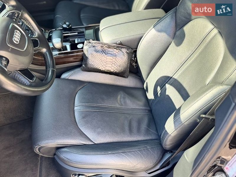 Седан Audi A8 2015 в Дніпрі