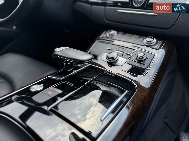Седан Audi A8 2017 в Киеве