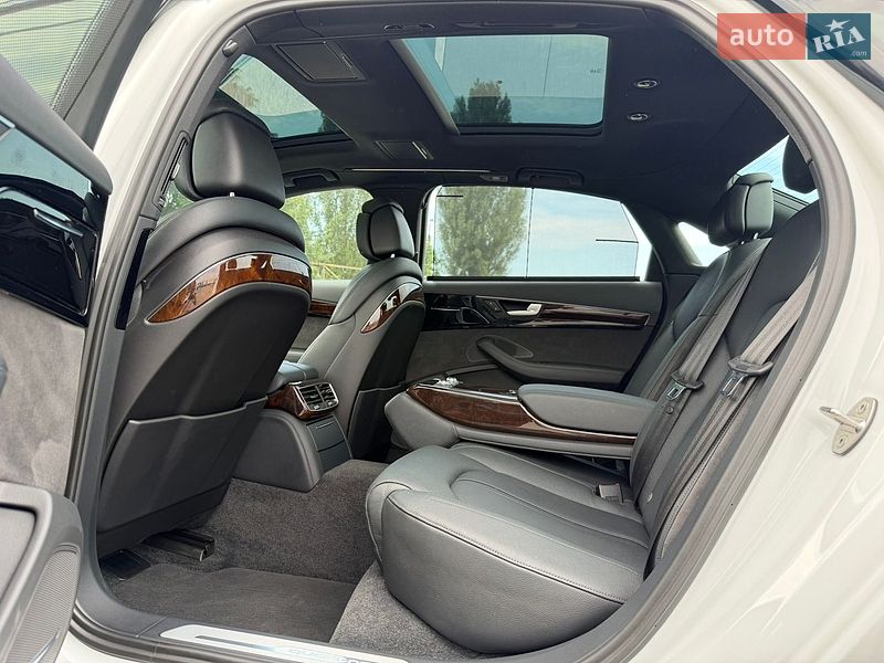 Седан Audi A8 2017 в Киеве