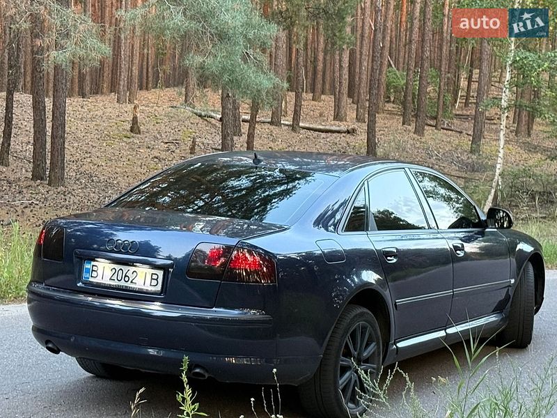 Седан Audi A8 2004 в Краснокутську