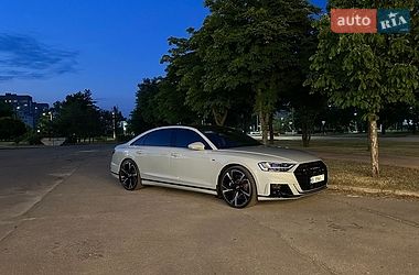 Седан Audi A8 2021 в Горішніх Плавнях