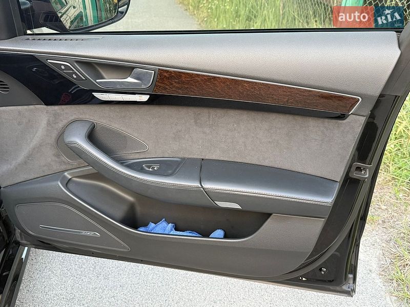 Седан Audi A8 2016 в Києві фото 24 Седан Audi A8 2016 в Києві