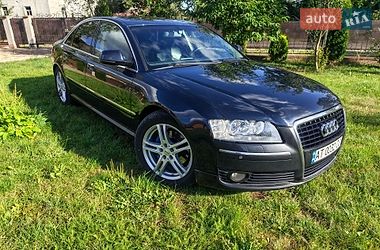 Седан Audi A8 2009 в Долине