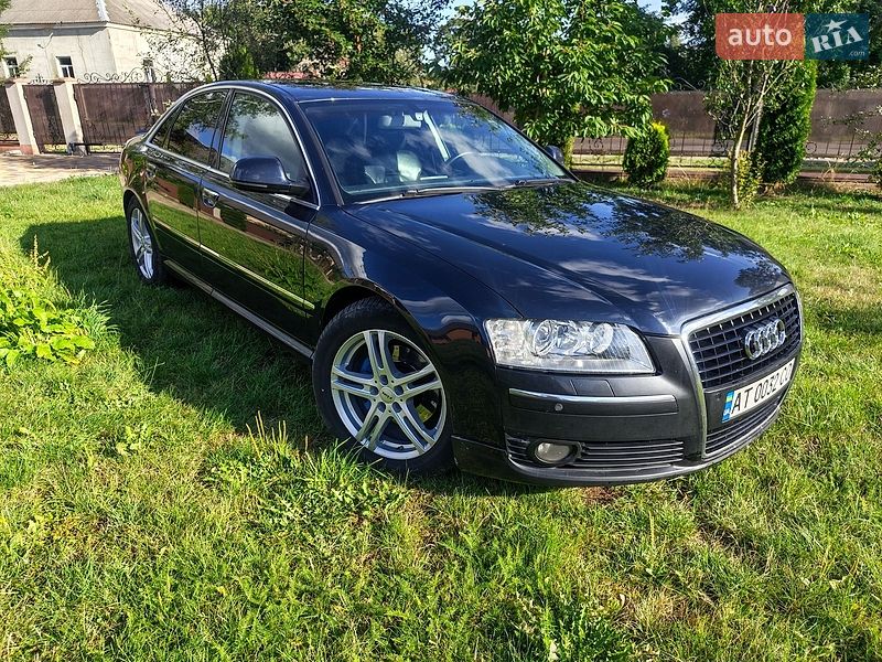 Седан Audi A8 2009 в Долине