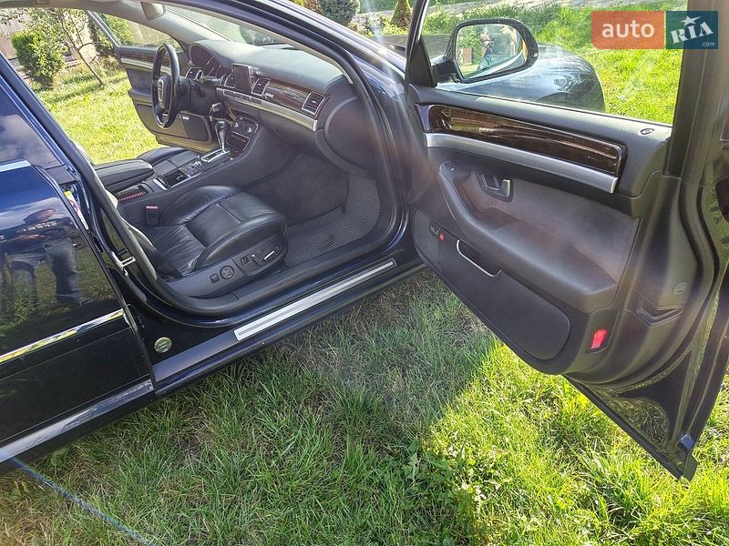 Седан Audi A8 2009 в Долине