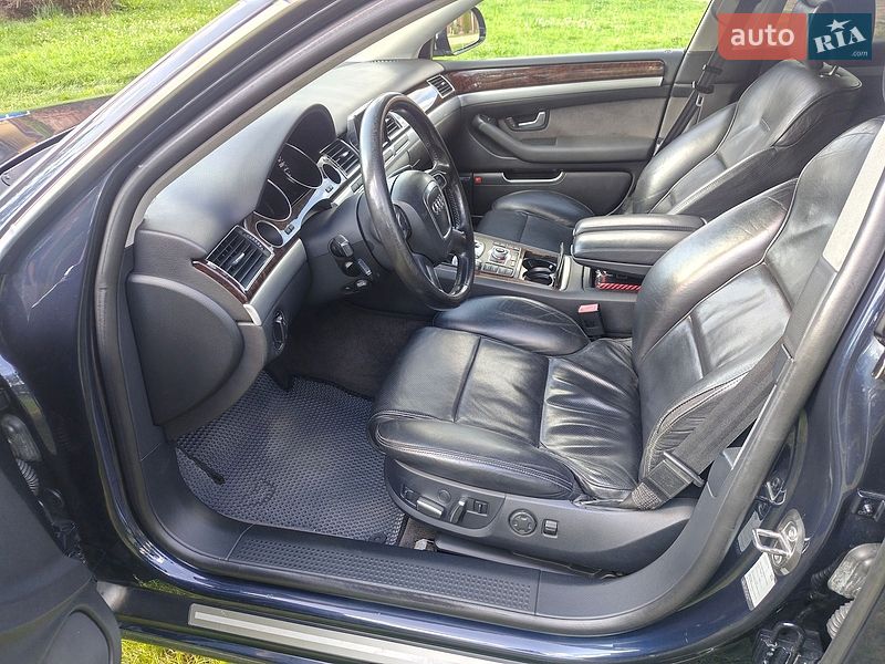 Седан Audi A8 2009 в Долине