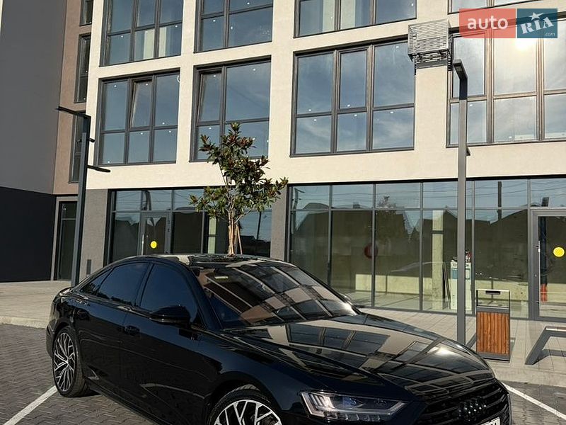 Седан Audi A8 2018 в Виноградове