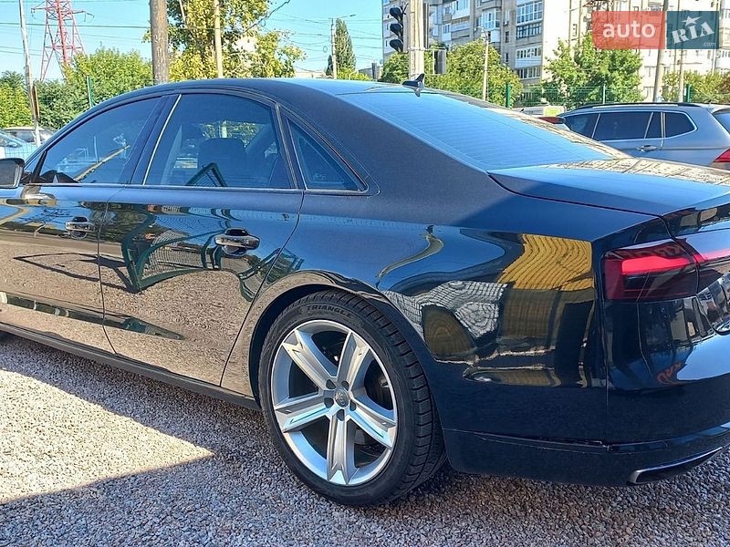 Седан Audi A8 2015 в Кропивницькому
