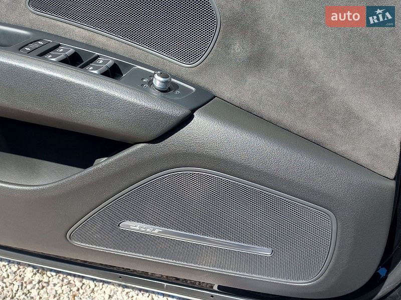 Седан Audi A8 2015 в Кропивницькому