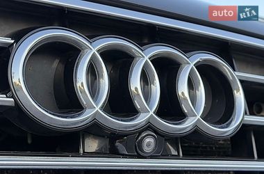 Седан Audi A8 2014 в Одесі