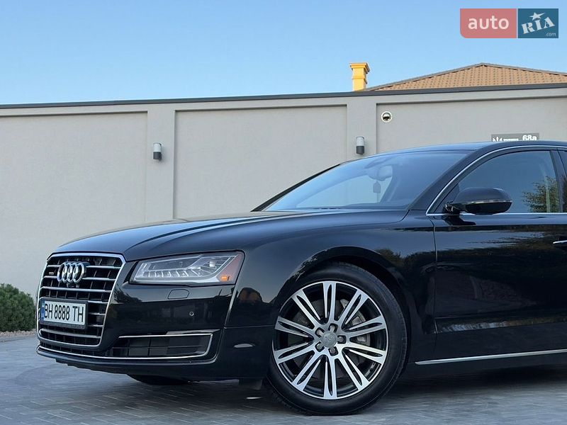 Седан Audi A8 2014 в Одесі