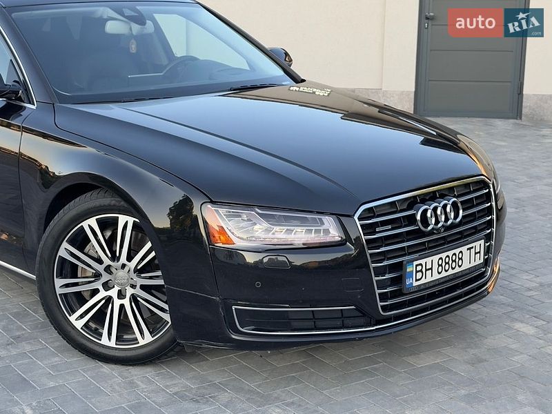 Седан Audi A8 2014 в Одесі